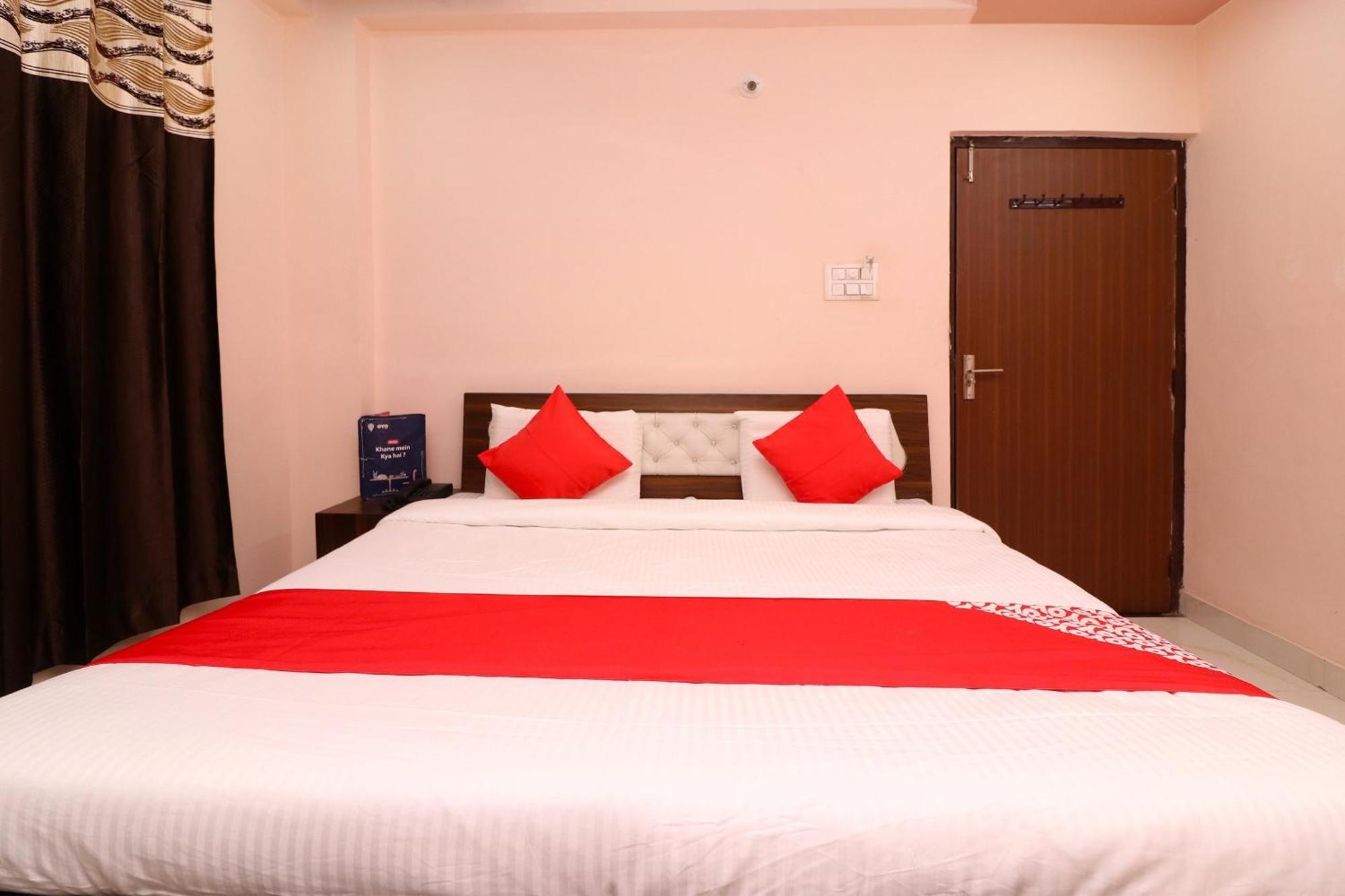 OYO 24067 Hotel Royal Paradise Tirath Exterior foto