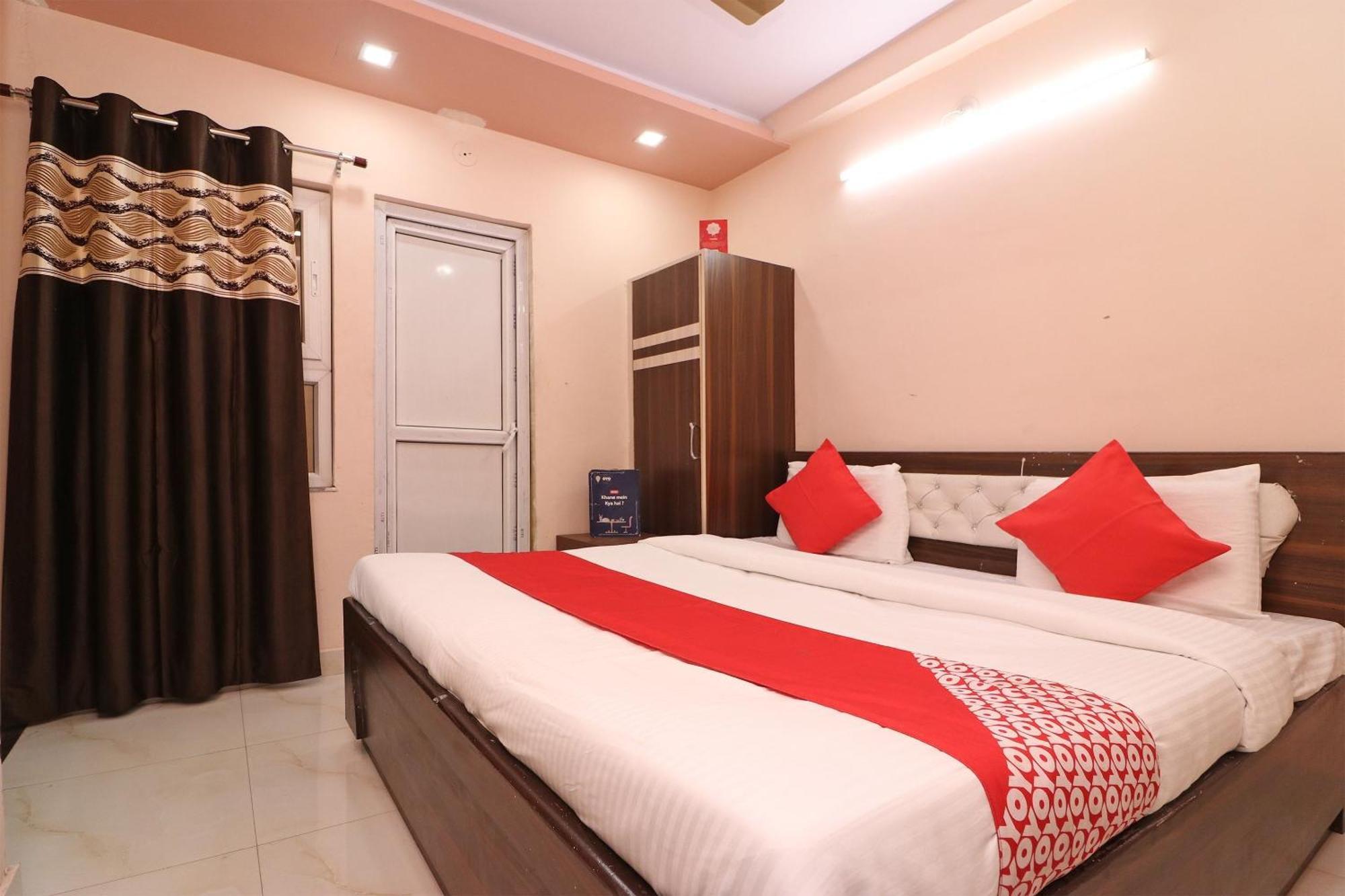OYO 24067 Hotel Royal Paradise Tirath Exterior foto
