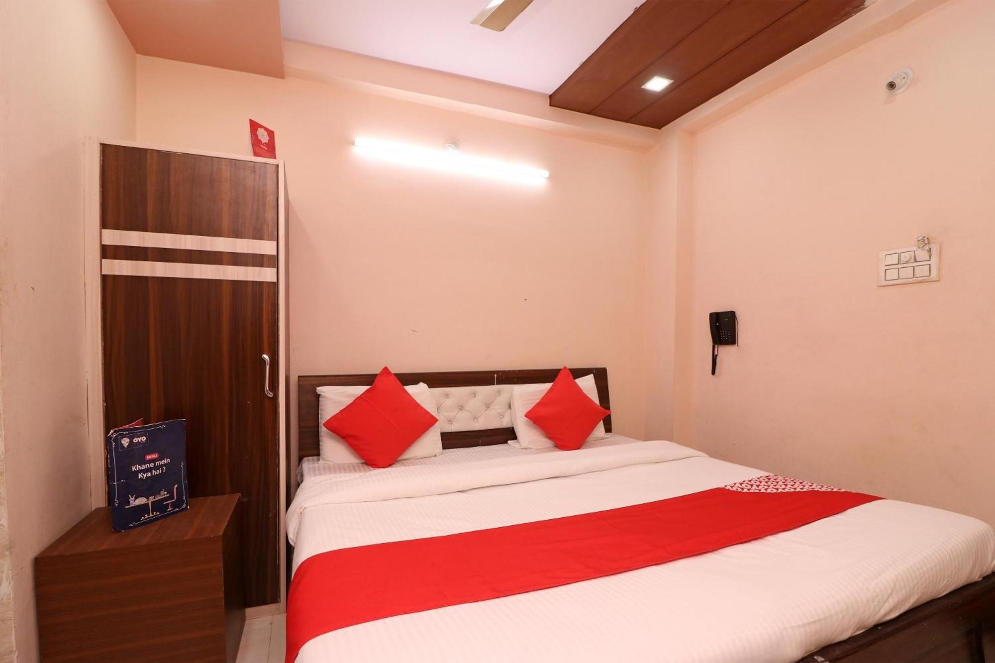 OYO 24067 Hotel Royal Paradise Tirath Exterior foto